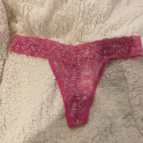 NWOT 2 EXTRA LARGE JUICY COUTURE THONGS - Picture 5 of 6